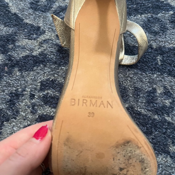 Alexandre Birman Gold Bow Clarita Heels, Size 39 - Picture 4 of 13
